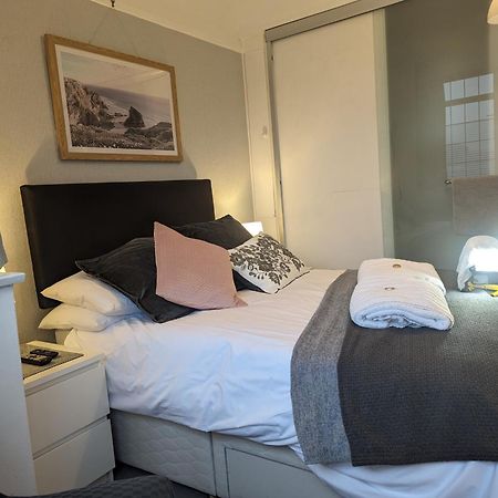 En-Suite Nook Near Forest & Sea, Great Value With Fridge, Microwave And Tv Lymington Zewnętrze zdjęcie
