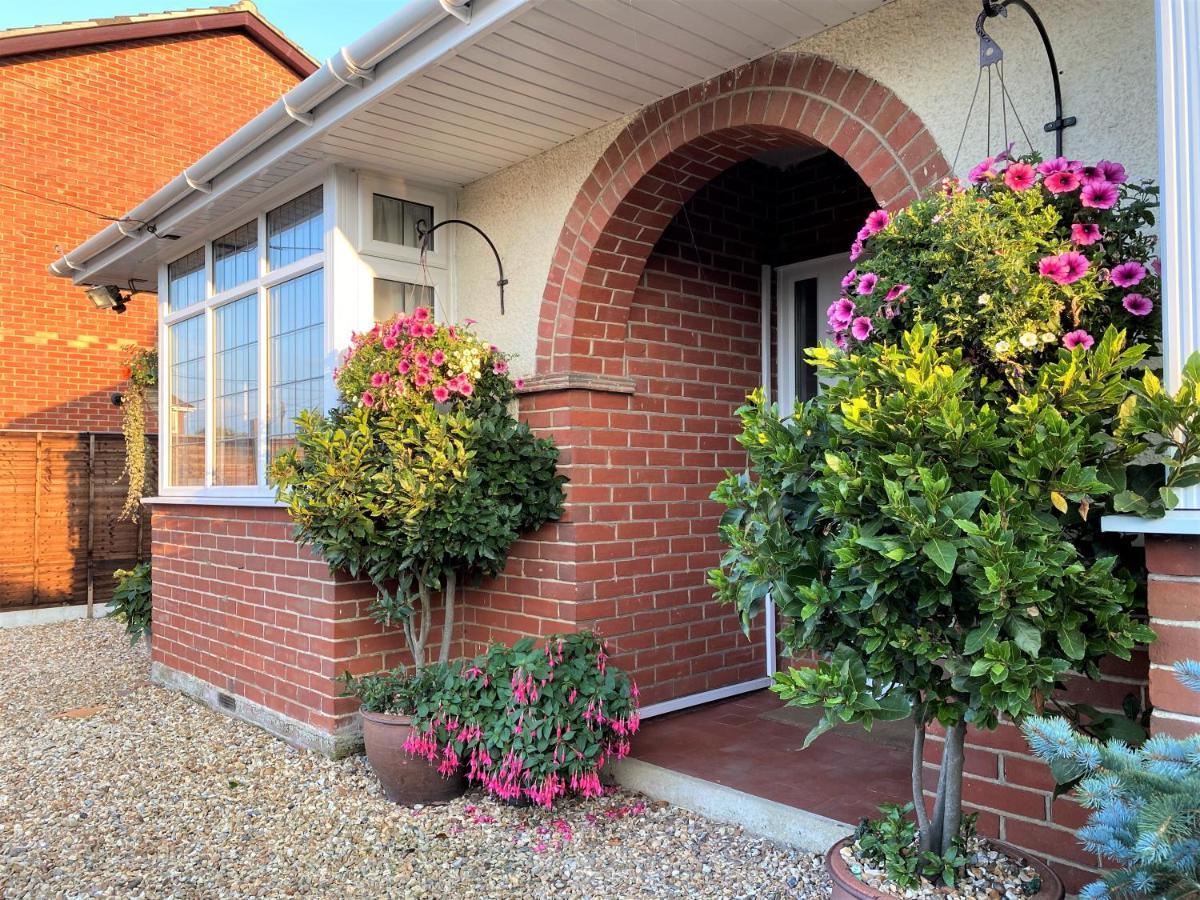 En-Suite Nook Near Forest & Sea, Super Value With Fridge, Microwave And Tv Lymington Zewnętrze zdjęcie