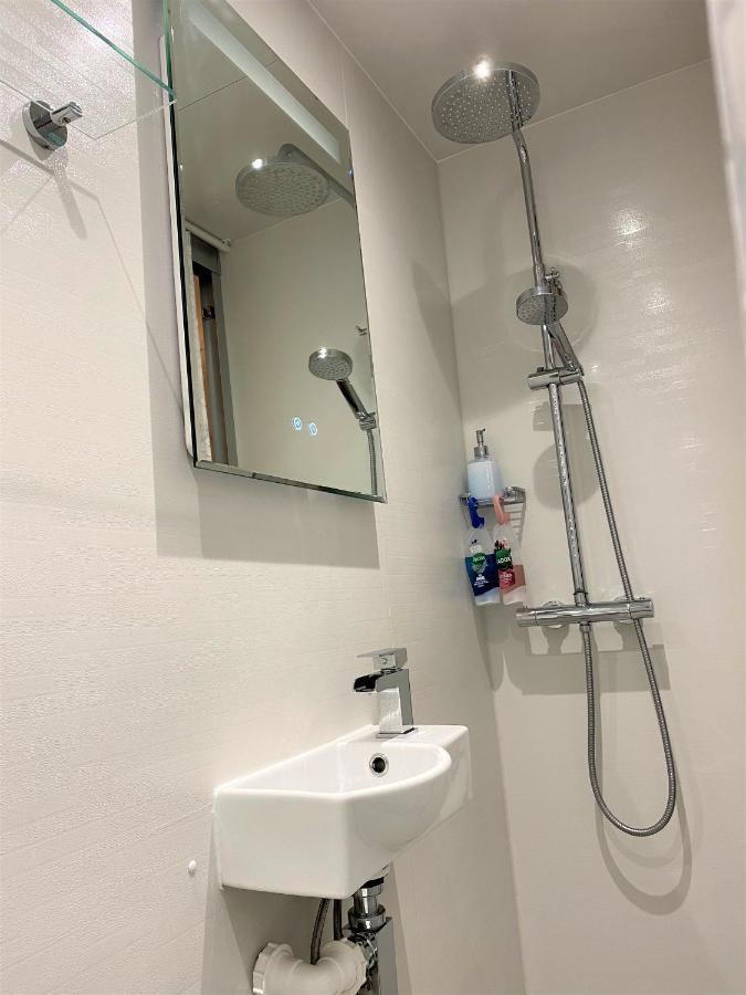 En-Suite Nook Near Forest & Sea, Super Value With Fridge, Microwave And Tv Lymington Zewnętrze zdjęcie