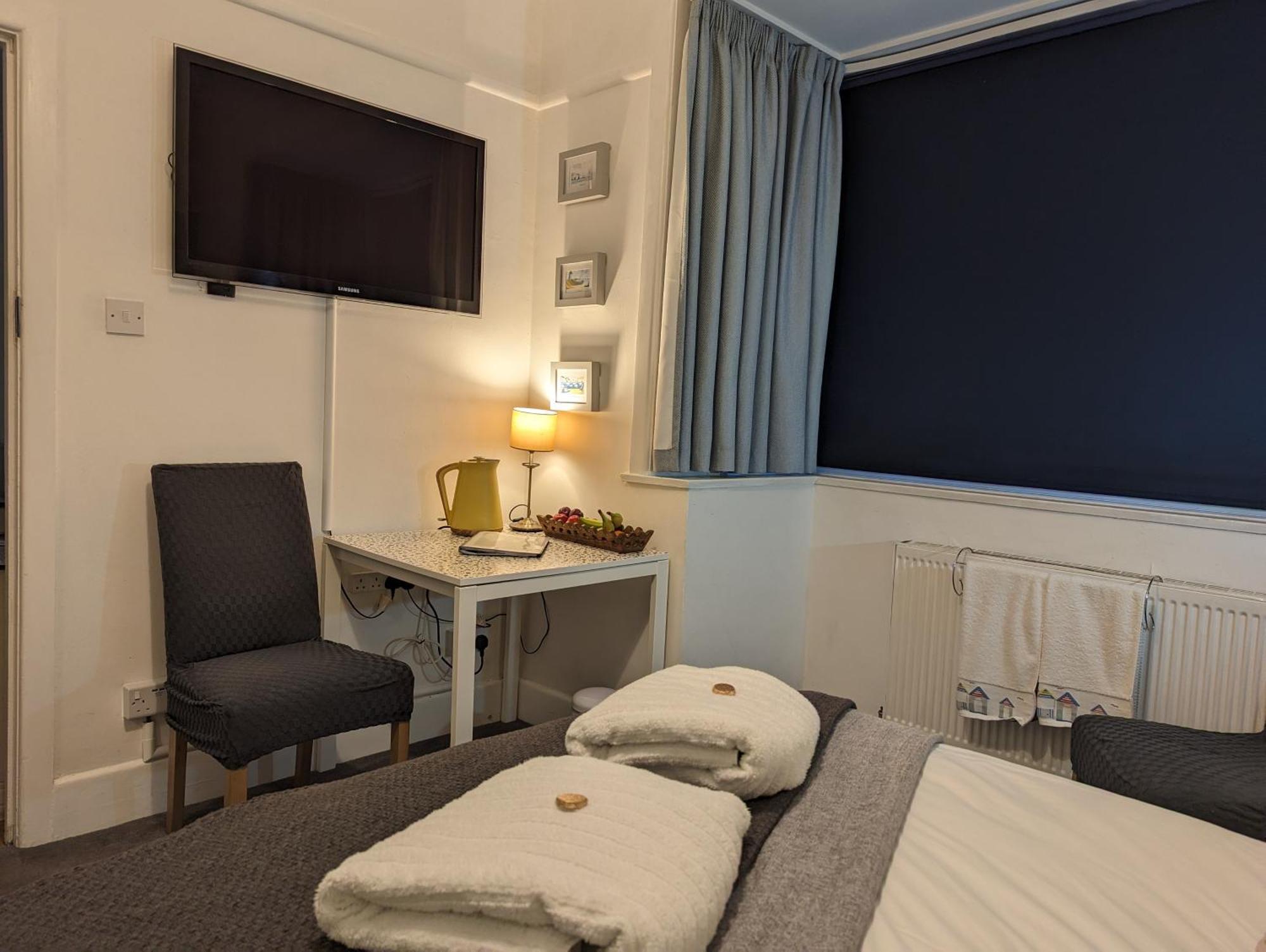 En-Suite Nook Near Forest & Sea, Super Value With Fridge, Microwave And Tv Lymington Zewnętrze zdjęcie